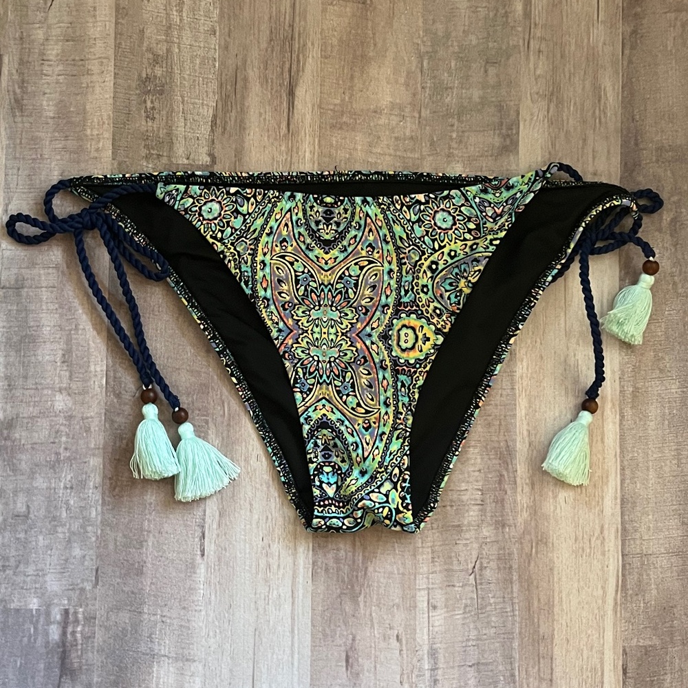 NWT Victoria’s Secret Bikini Bottom - Medium - Mosaic Garden